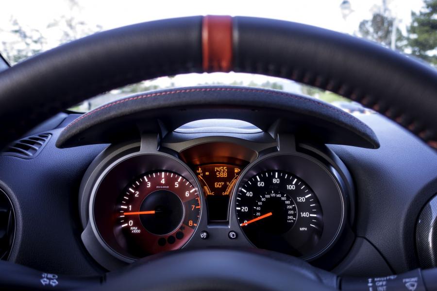  Nissan Juke Nismo RS 2015 года  (US) (фото 7 из 12)